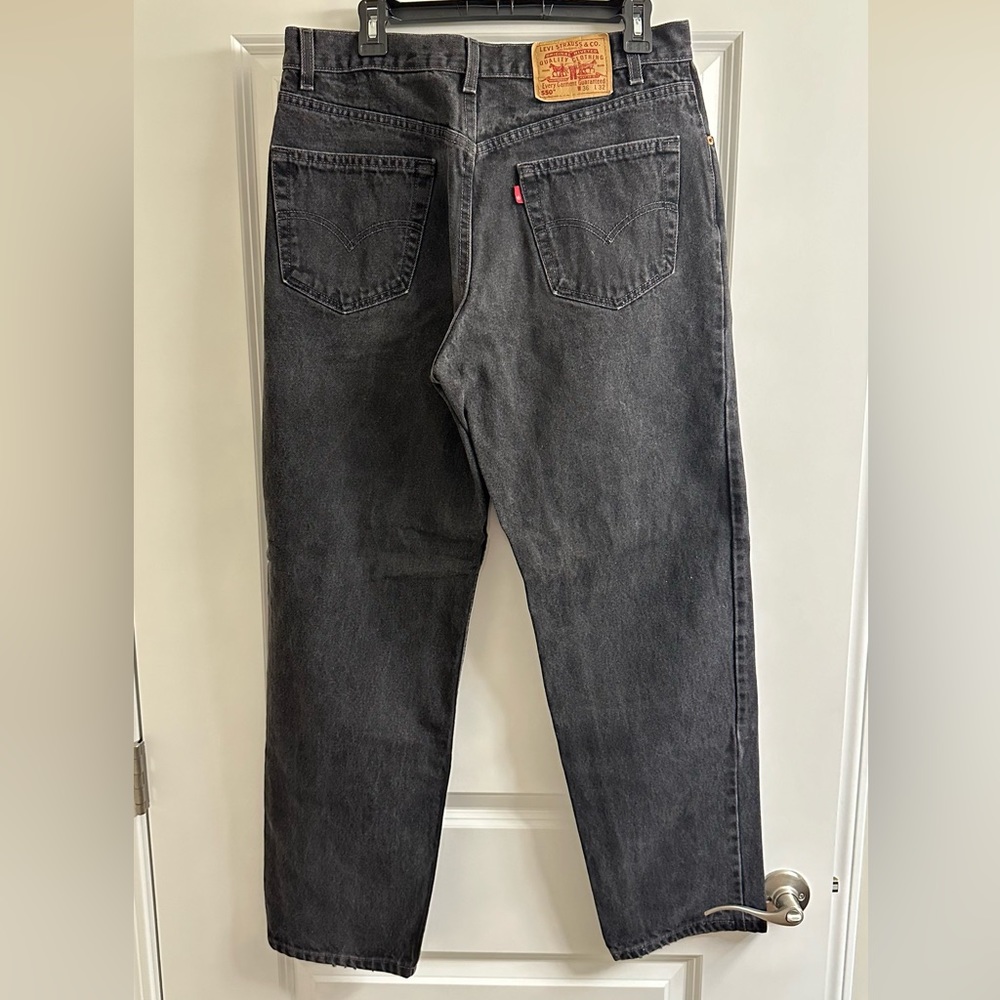 VINTAGE LIKE NEW Levi’s 550 black jeans